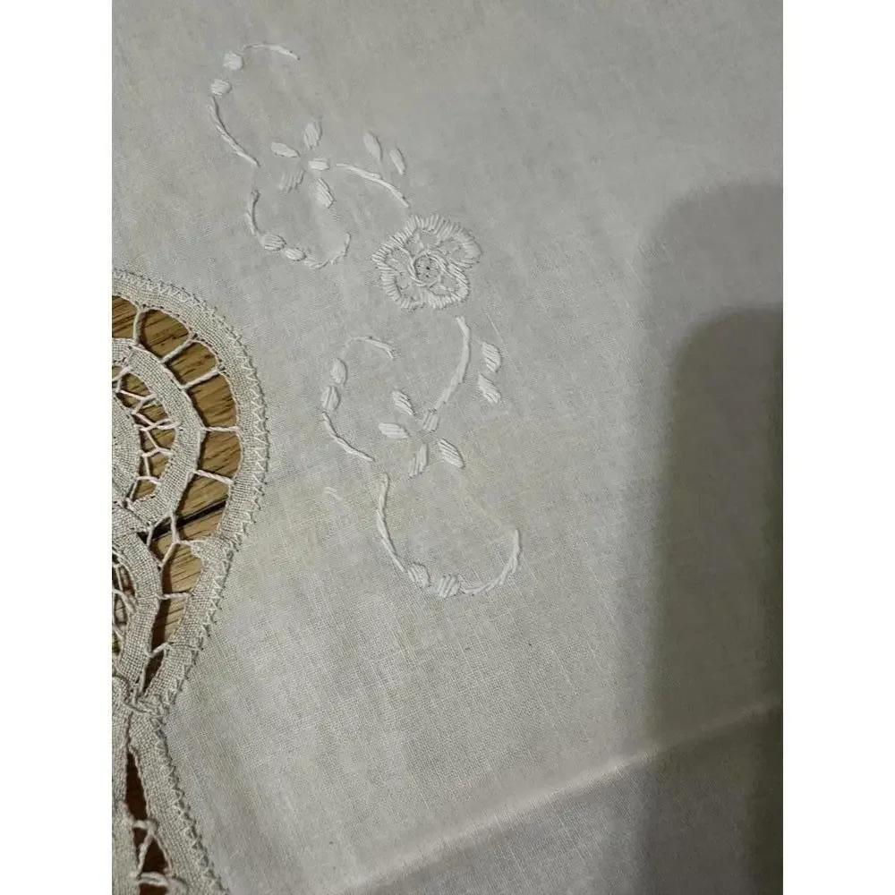 New 1990s Linen Spanish Richelieu Cutwork Tablecloth Set 69 x 50” With 6 Napkins
